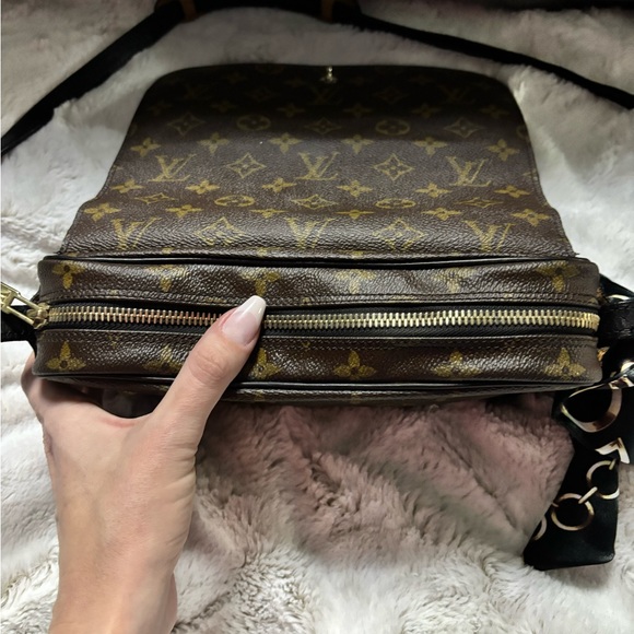 COPY - ✨Louis Vuitton St. Germain Crossbody ✨ - Picture 10 of 13